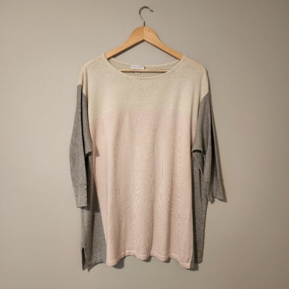 ✨2 for $5✨ Susan Graver Oversized Tunic Top with Blocked colors Size XS/S